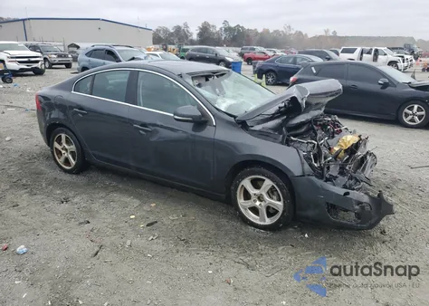 2012 Volvo S60 T5 z USA, uszkodzony, nr VIN YV1622FS2C2053262